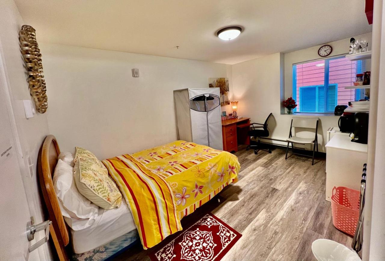 Micro Studio Apartment 10 Minutes Walk To University Of Washington ซีแอตเทิล ภายนอก รูปภาพ