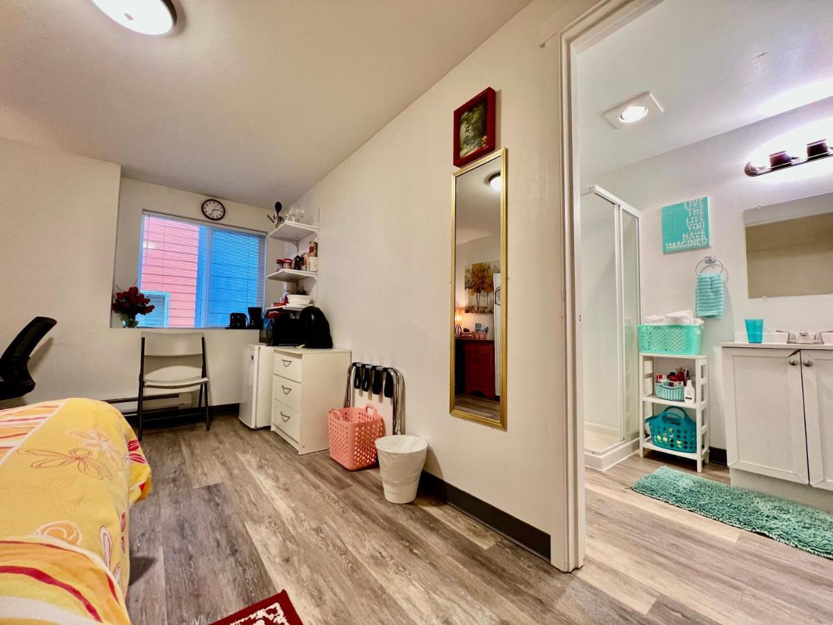 Micro Studio Apartment 10 Minutes Walk To University Of Washington ซีแอตเทิล ภายนอก รูปภาพ