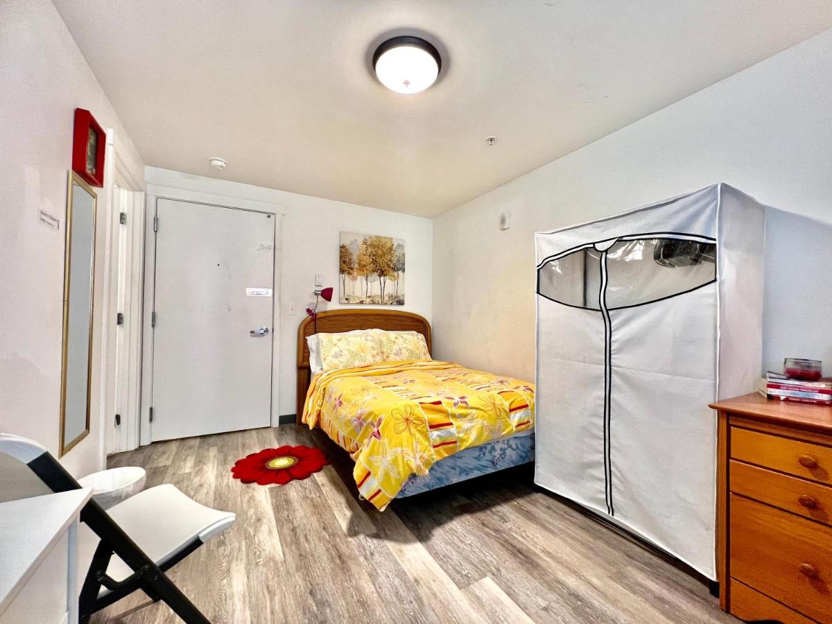 Micro Studio Apartment 10 Minutes Walk To University Of Washington ซีแอตเทิล ภายนอก รูปภาพ