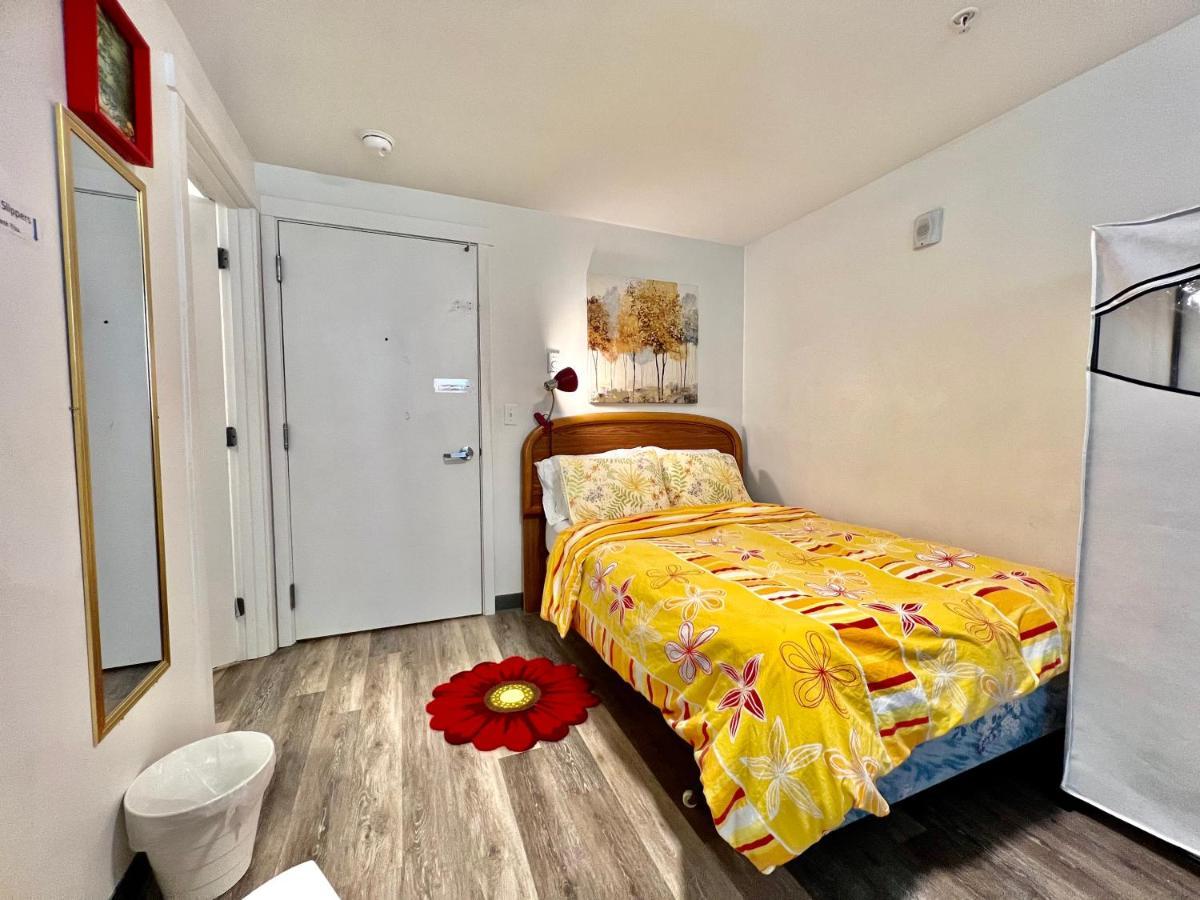 Micro Studio Apartment 10 Minutes Walk To University Of Washington ซีแอตเทิล ภายนอก รูปภาพ