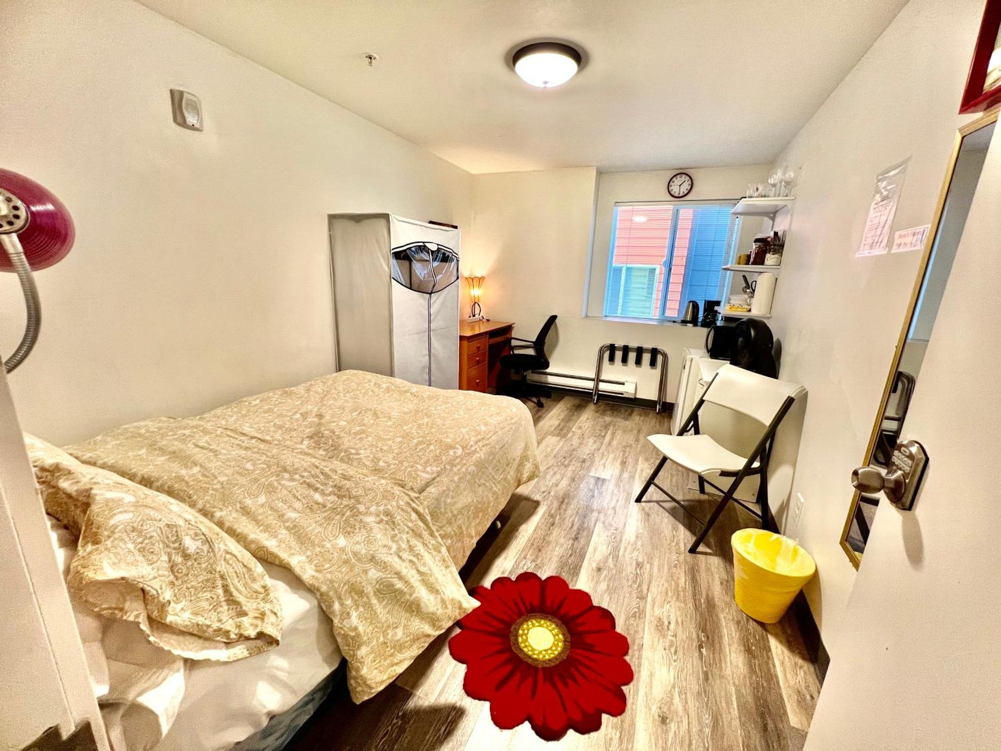 Micro Studio Apartment 10 Minutes Walk To University Of Washington ซีแอตเทิล ภายนอก รูปภาพ